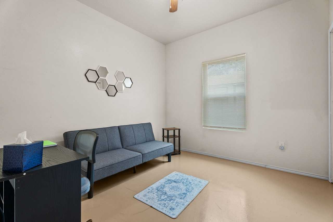 3115 N Grand Ave #1 - Photo 5 of 11