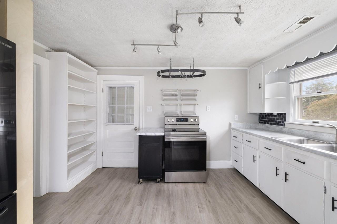 314 Crossway Rd #1 - Photo 5 of 16