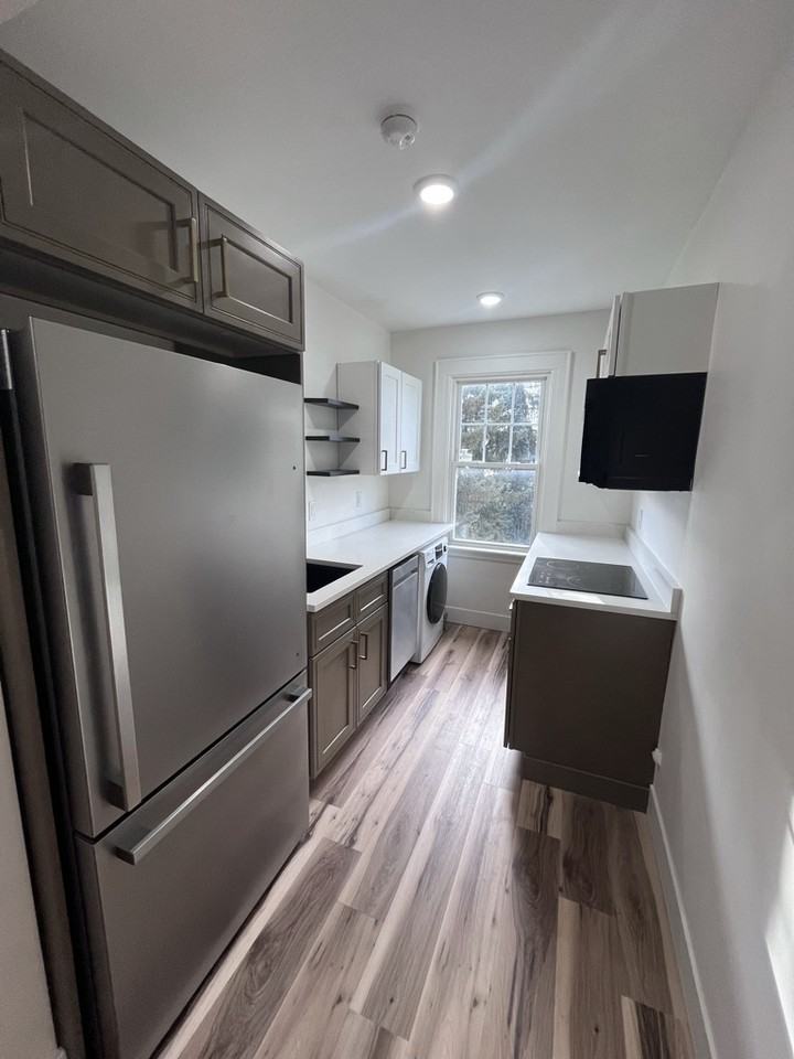 22 High St Apt C4 #C4 - Photo 2 of 13