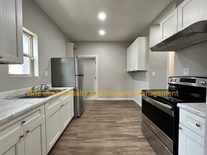 1330 North Tyndall Avenue #1 - Photo 5 of 23