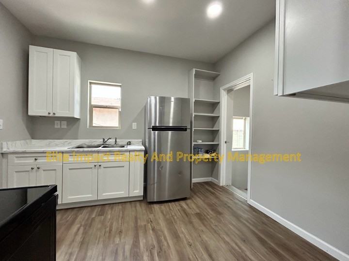 1330 North Tyndall Avenue #1 - Photo 7 of 23