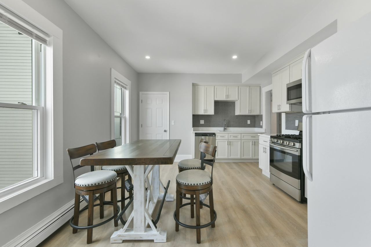 553 Dorchester Ave #2 - Photo 6 of 11