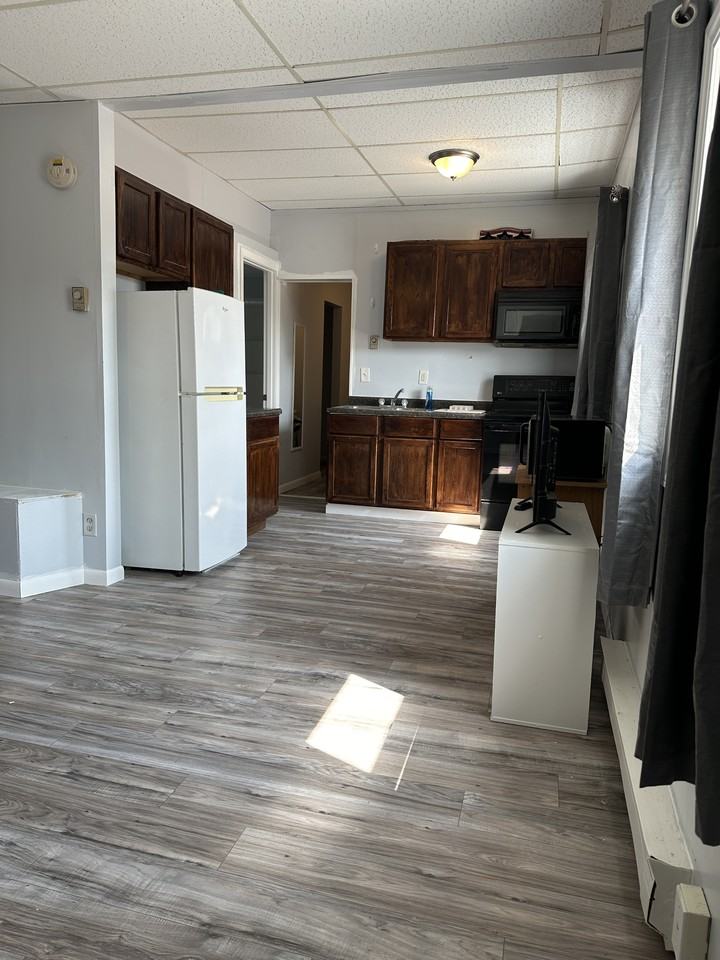 101 101 Main Avenue SouthApt 15 #15 - Photo 3 of 16