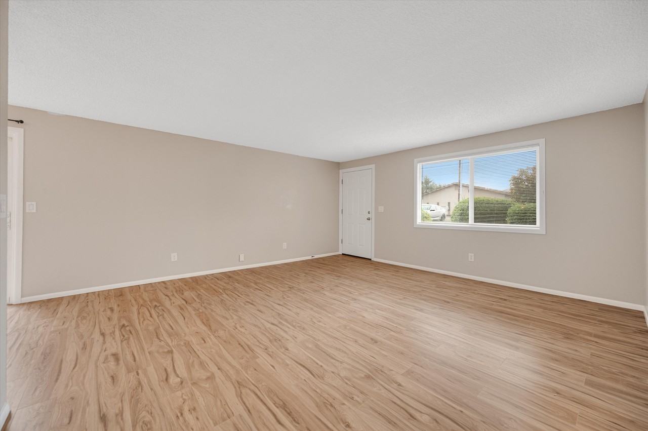 1120 West 36th Street #1120 - Photo 5 of 18