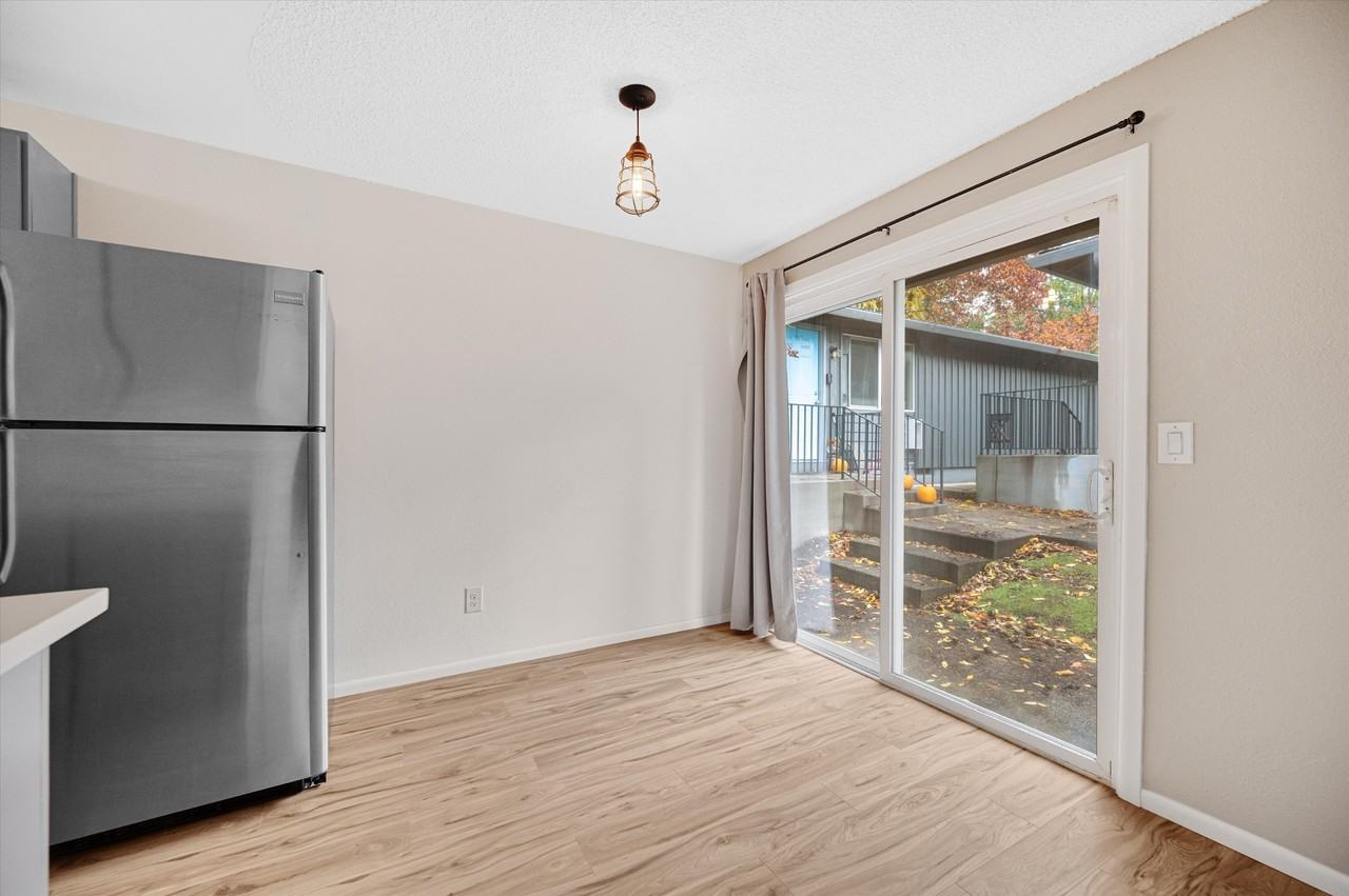 1120 West 36th Street #1120 - Photo 7 of 18