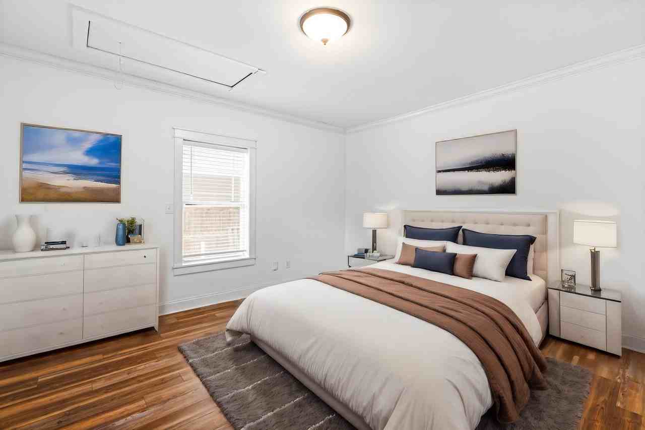 815 East Davie Street #1 - Photo 4 of 29