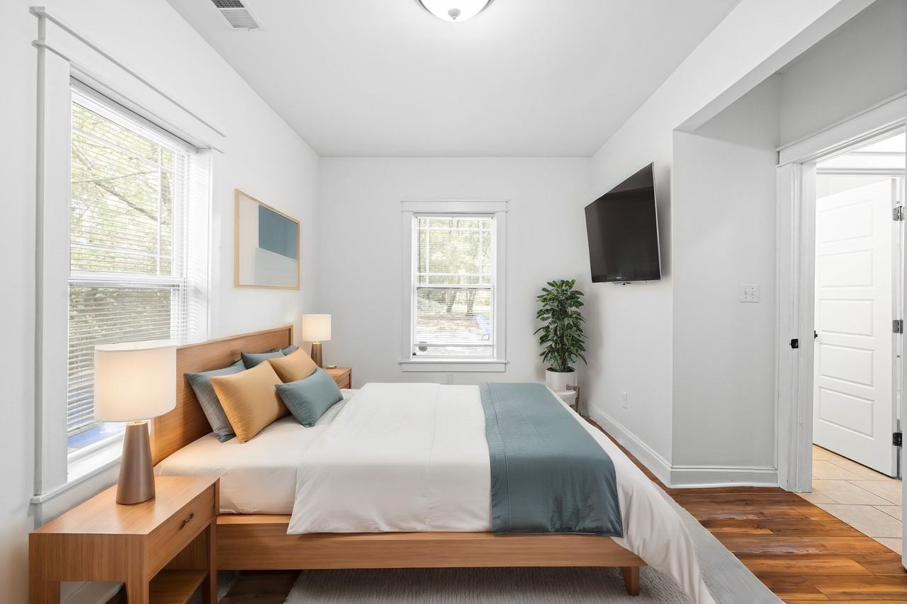 815 East Davie Street #1 - Photo 5 of 29