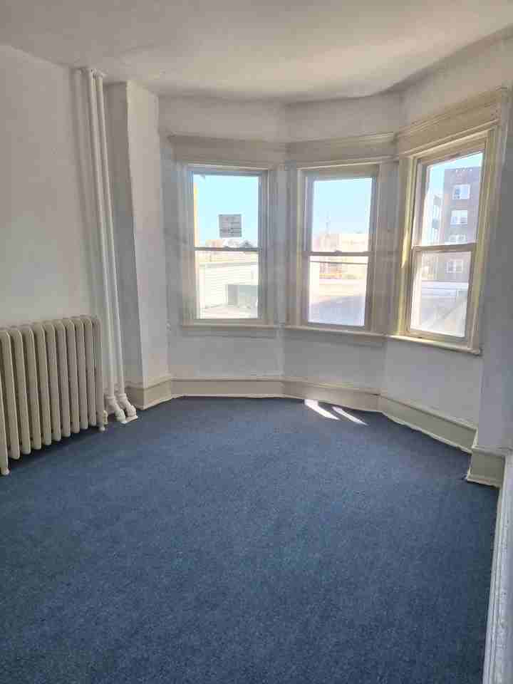 3 S Iowa Ave #3E - Photo 2 of 12