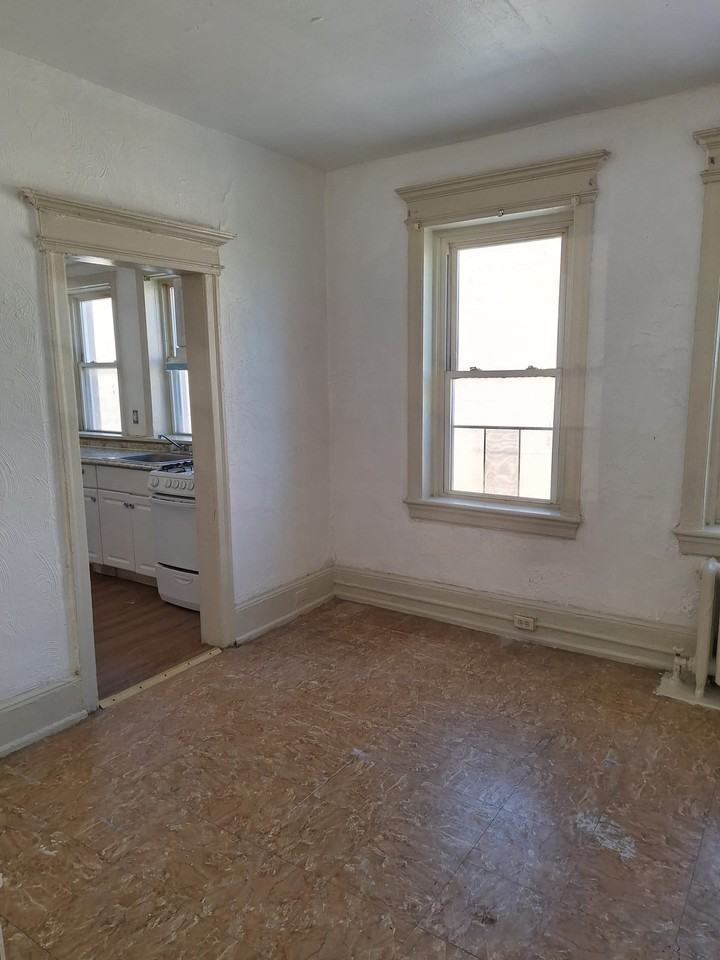 3 S Iowa Ave #3E - Photo 5 of 12