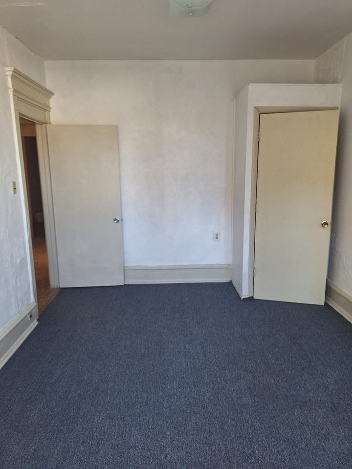 3 S Iowa Ave #3E - Photo 6 of 12