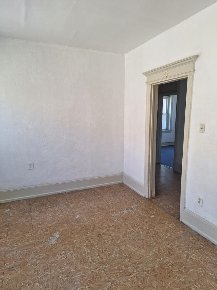 3 S Iowa Ave #3E - Photo 7 of 12