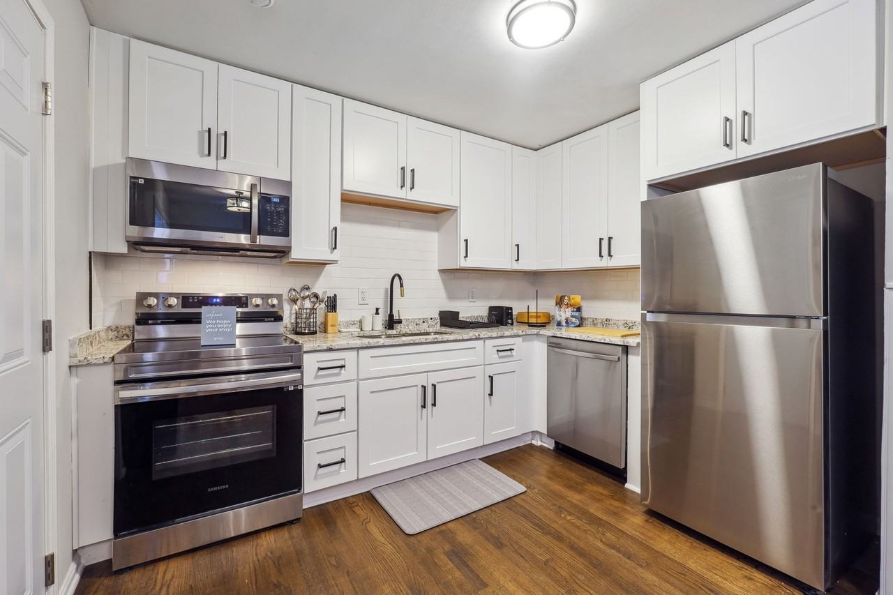 Private Bedroom for Professional (Bedroom - Photo 5 of 12