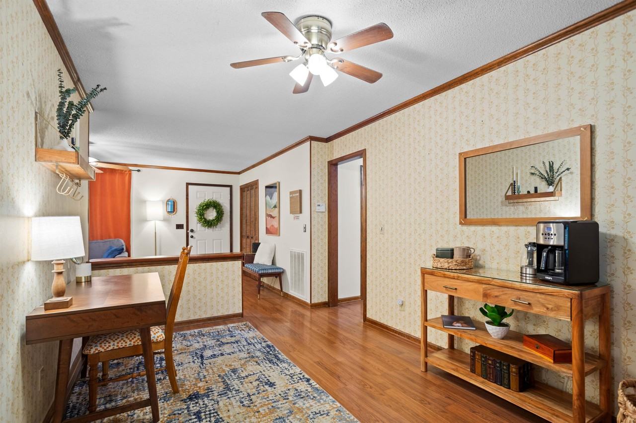 708 East Butternut Road #1 - Photo 4 of 16