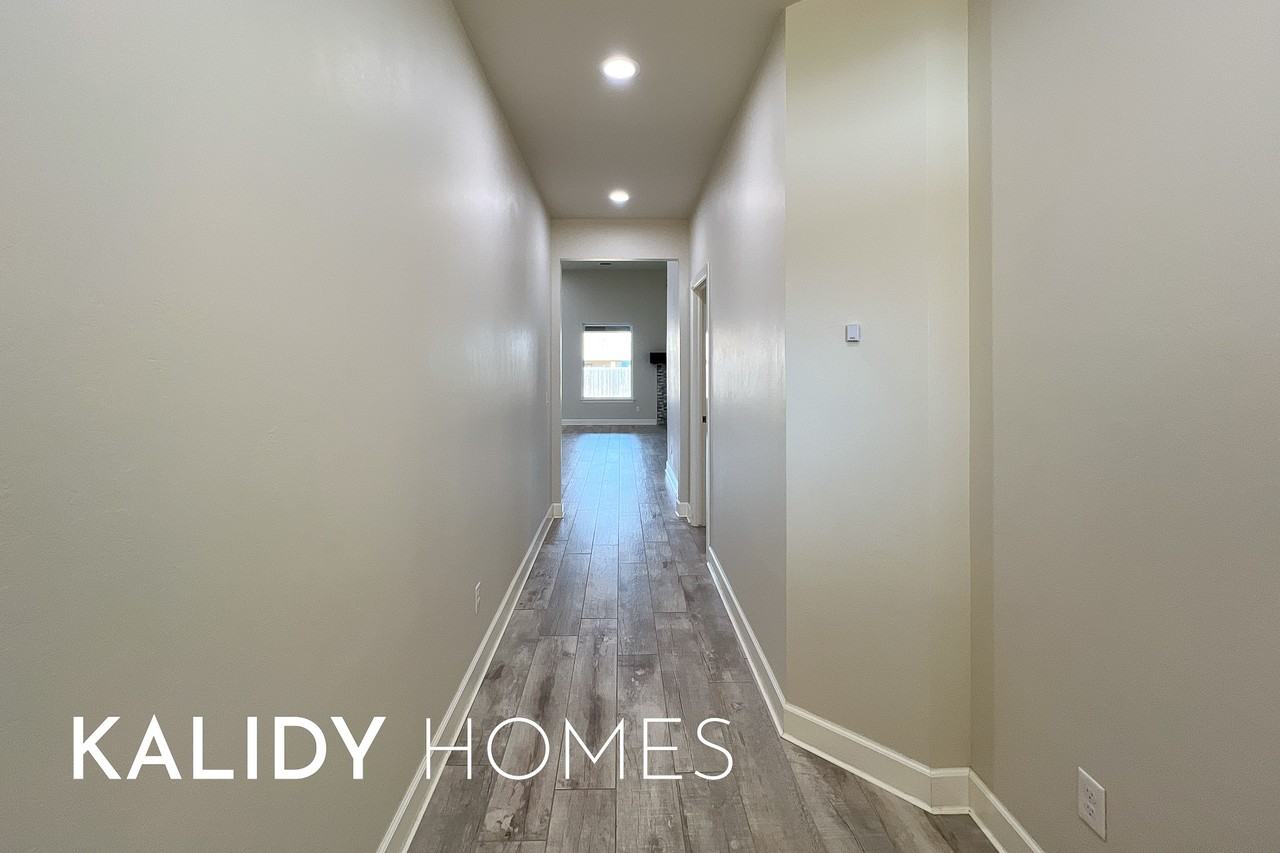 3925 Northwest 166th Terrace #1 - Photo 4 of 42