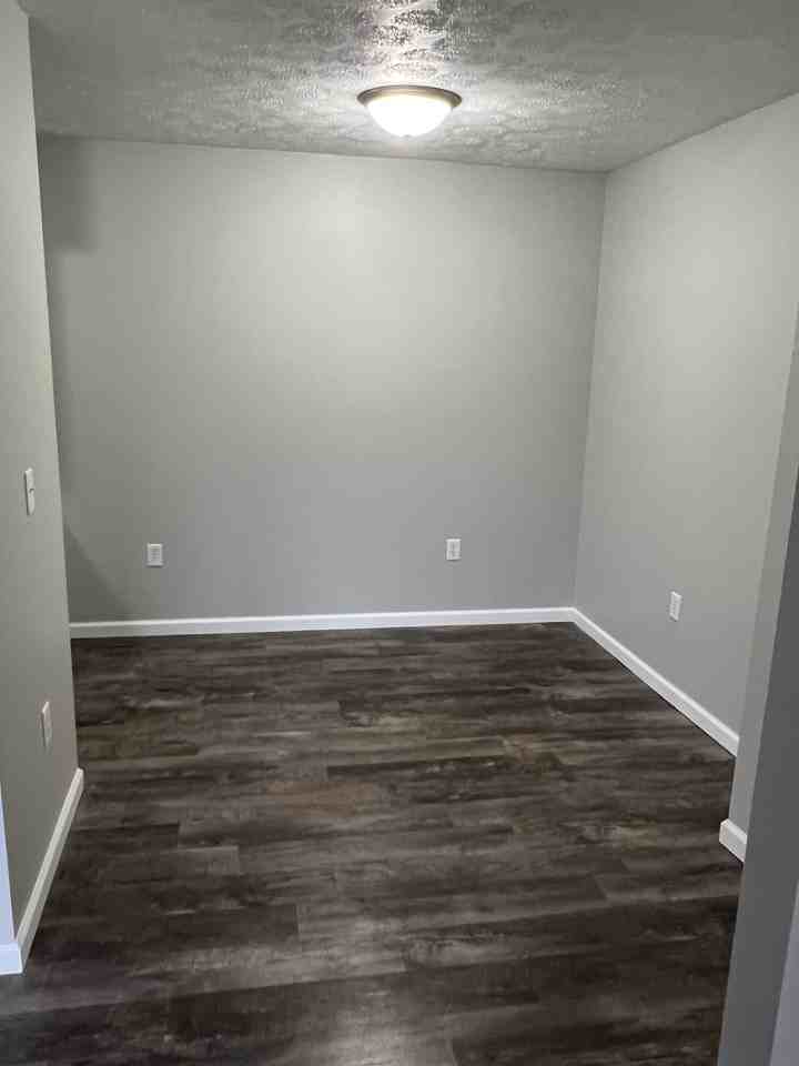 605 Lakeshore Drive #4 - Photo 3 of 8