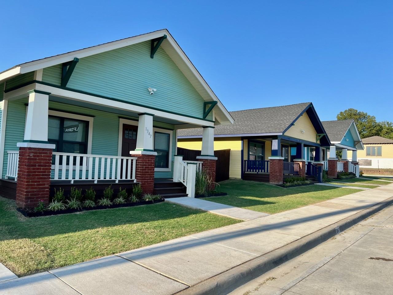 1347 E Haskell St #1 - Photo 3 of 38