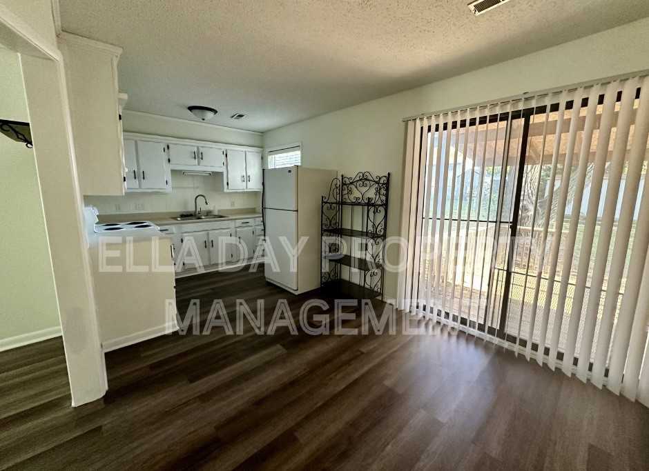 1815 East Gary Drive #1 - Photo 3 of 10