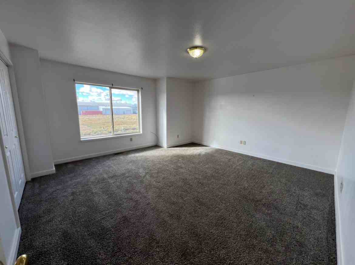 235 South Colter Loop #B - Photo 2 of 7