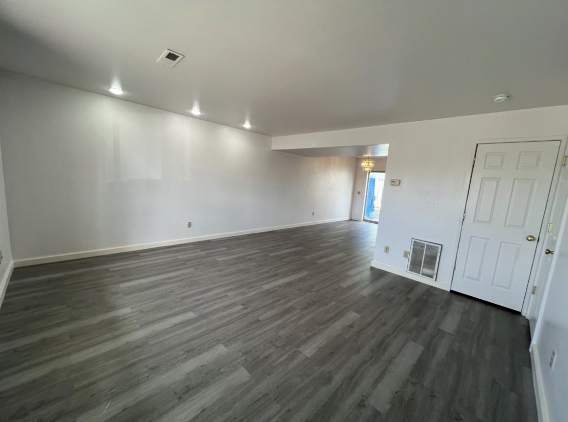 235 South Colter Loop #B - Photo 5 of 7