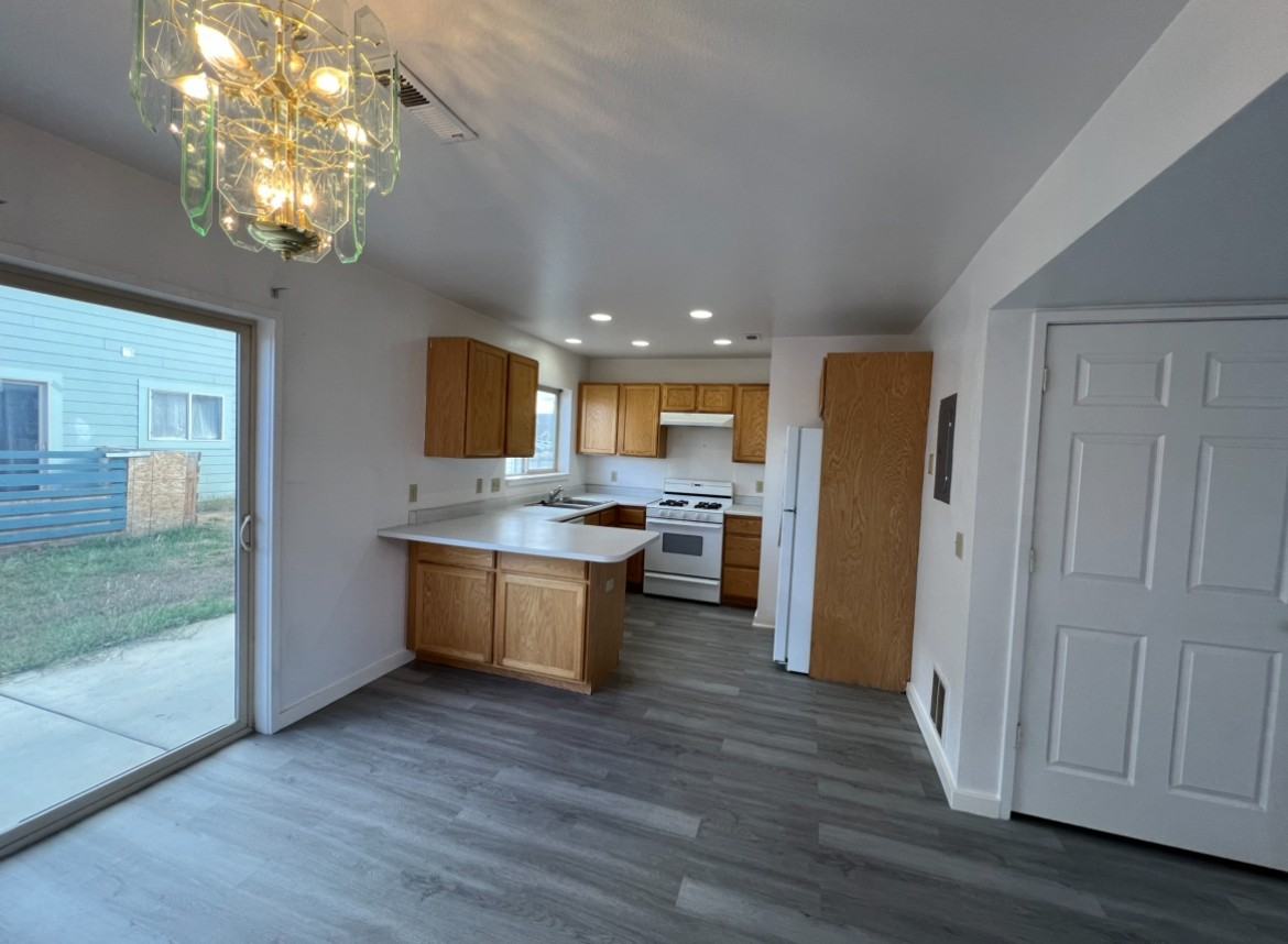 235 South Colter Loop #B - Photo 7 of 7