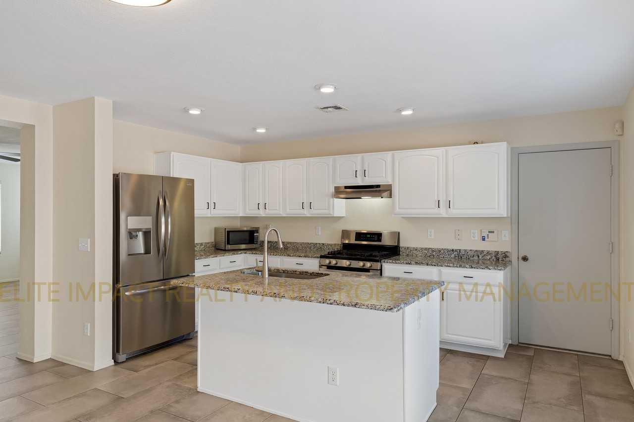 3505 N Sierra Springs Dr #1 - Photo 7 of 27