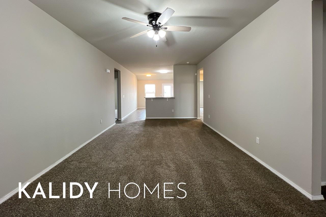 4301 Driftwood Dr #1 - Photo 3 of 26