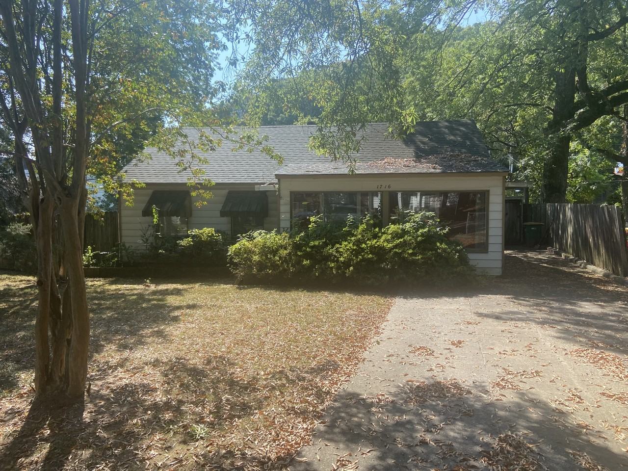 1716 Lilac Circle #1