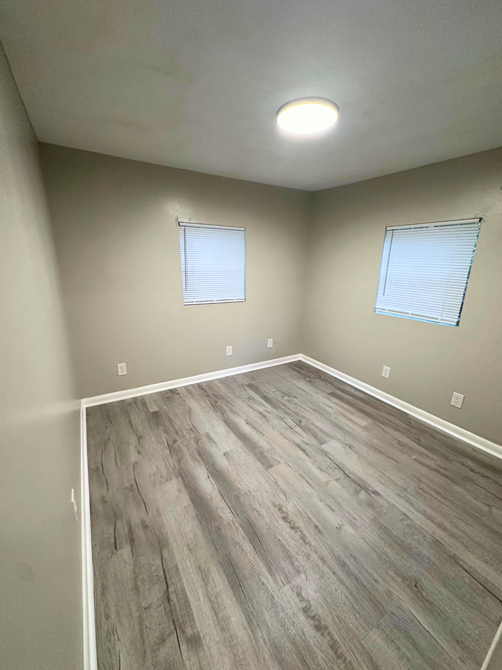 1152 Texas St - Photo 4 of 13