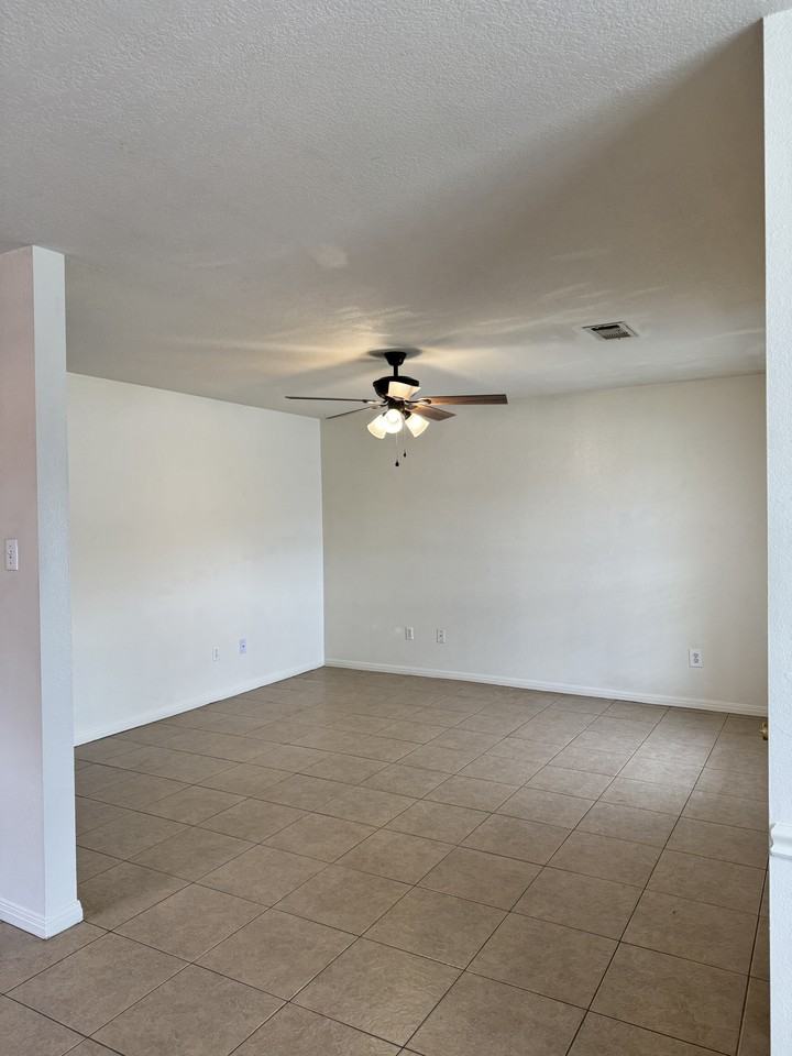 1621 Rock Hollow Loop #1 - Photo 3 of 50