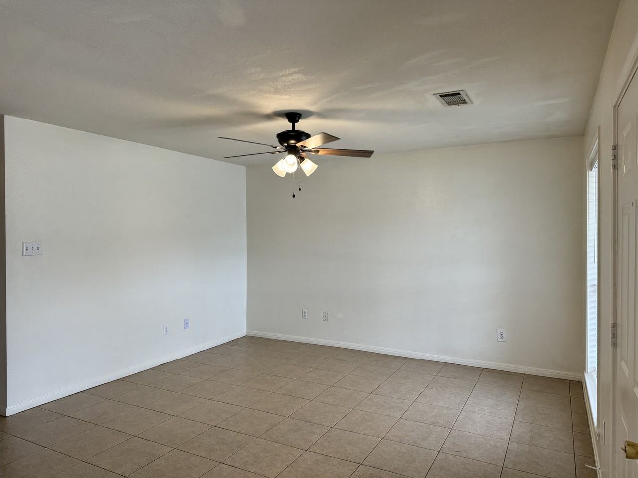 1621 Rock Hollow Loop #1 - Photo 4 of 50