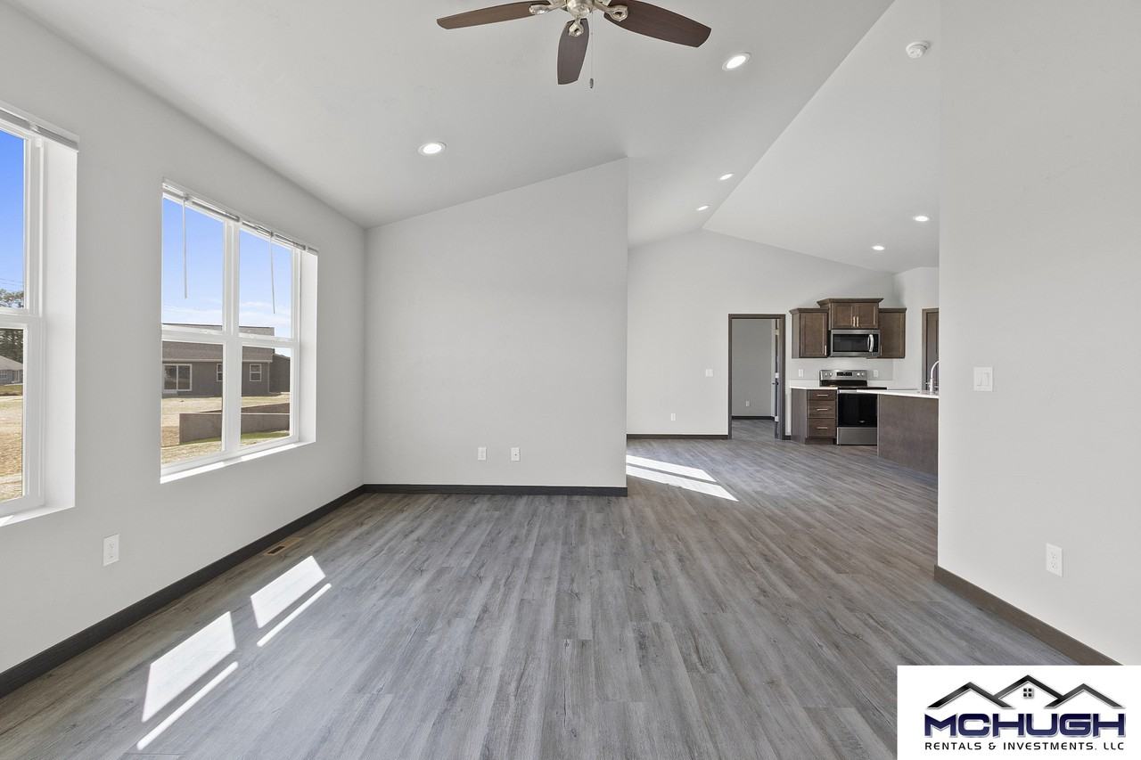 1735 Patriot Way #1 - Photo 4 of 18