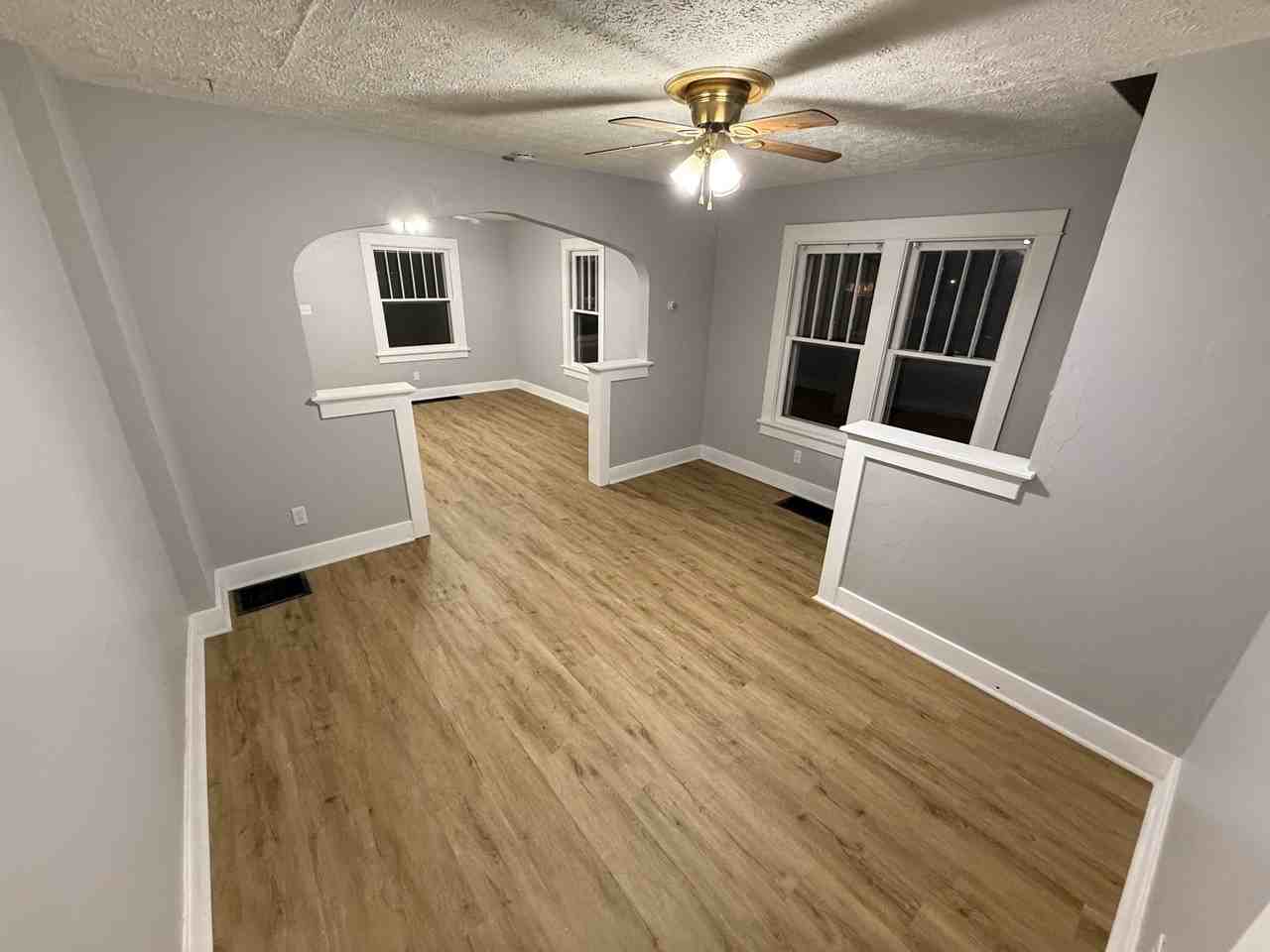 113 113/115 West Main Street #115 - Photo 3 of 11