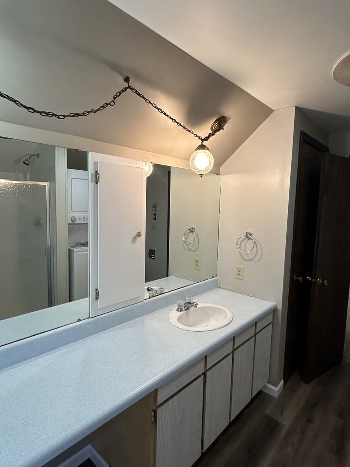 713 N Main St #2 - Photo 6 of 7