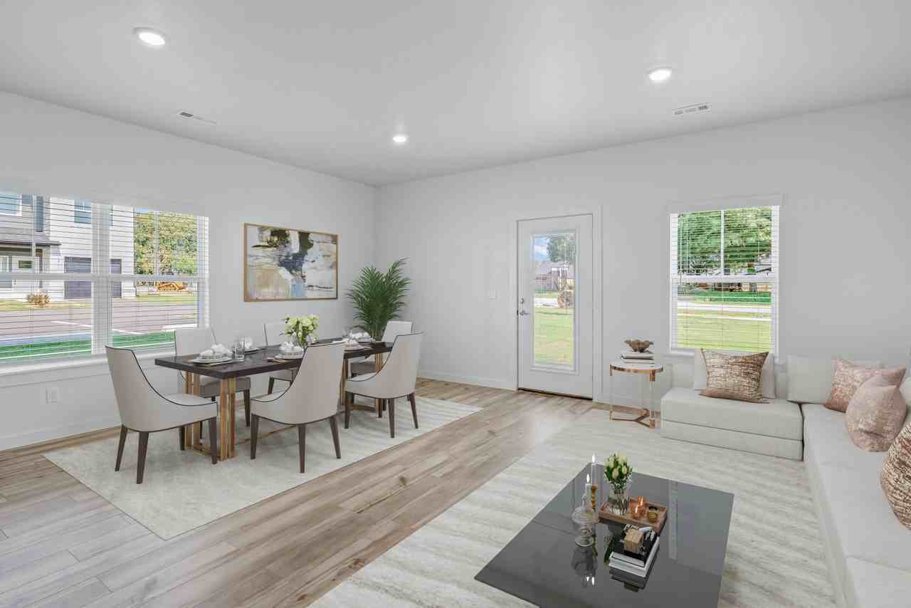 521 W Pickens Rd #B521 - Photo 5 of 23