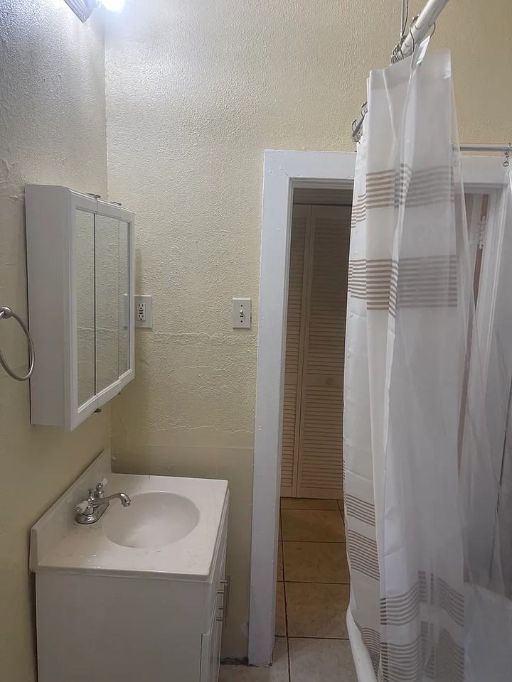 430 Folcroft Avenue #2 - Photo 5 of 10