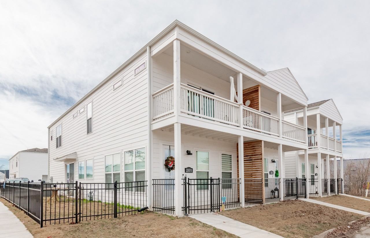 1623 South Brooks Avenue #1 - Photo 2 of 13