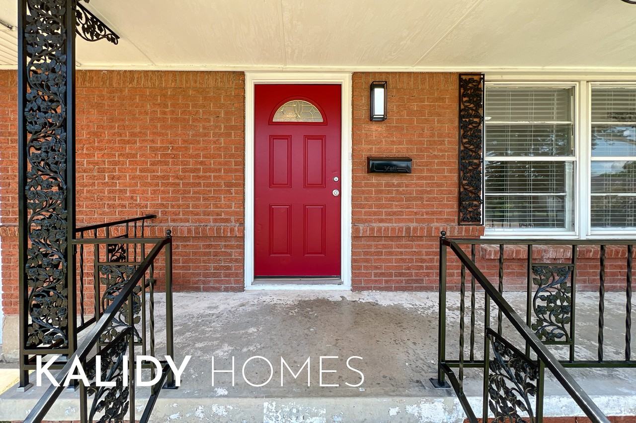 305 W Coe Dr #1 - Photo 2 of 21