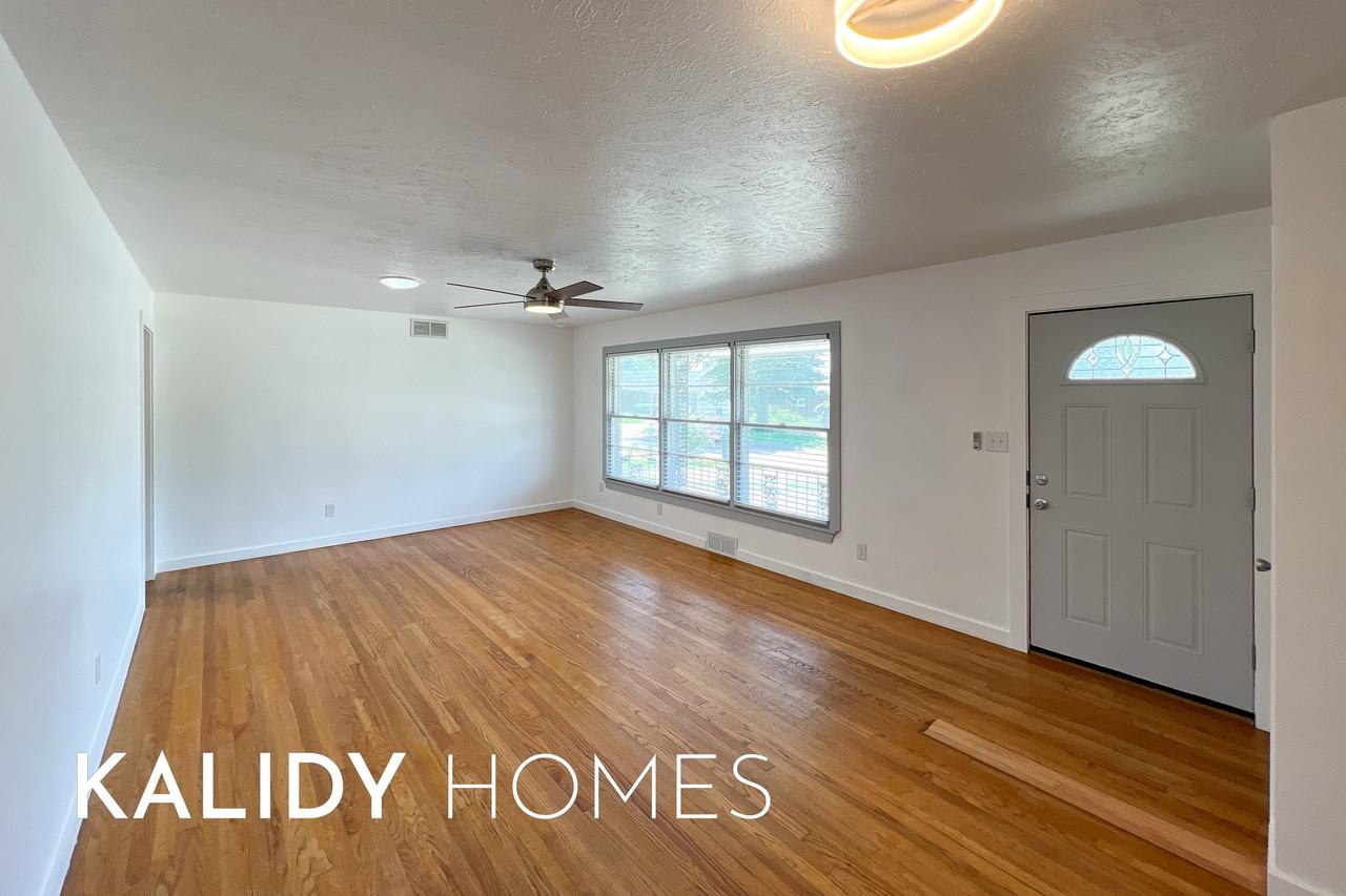 305 W Coe Dr #1 - Photo 3 of 21