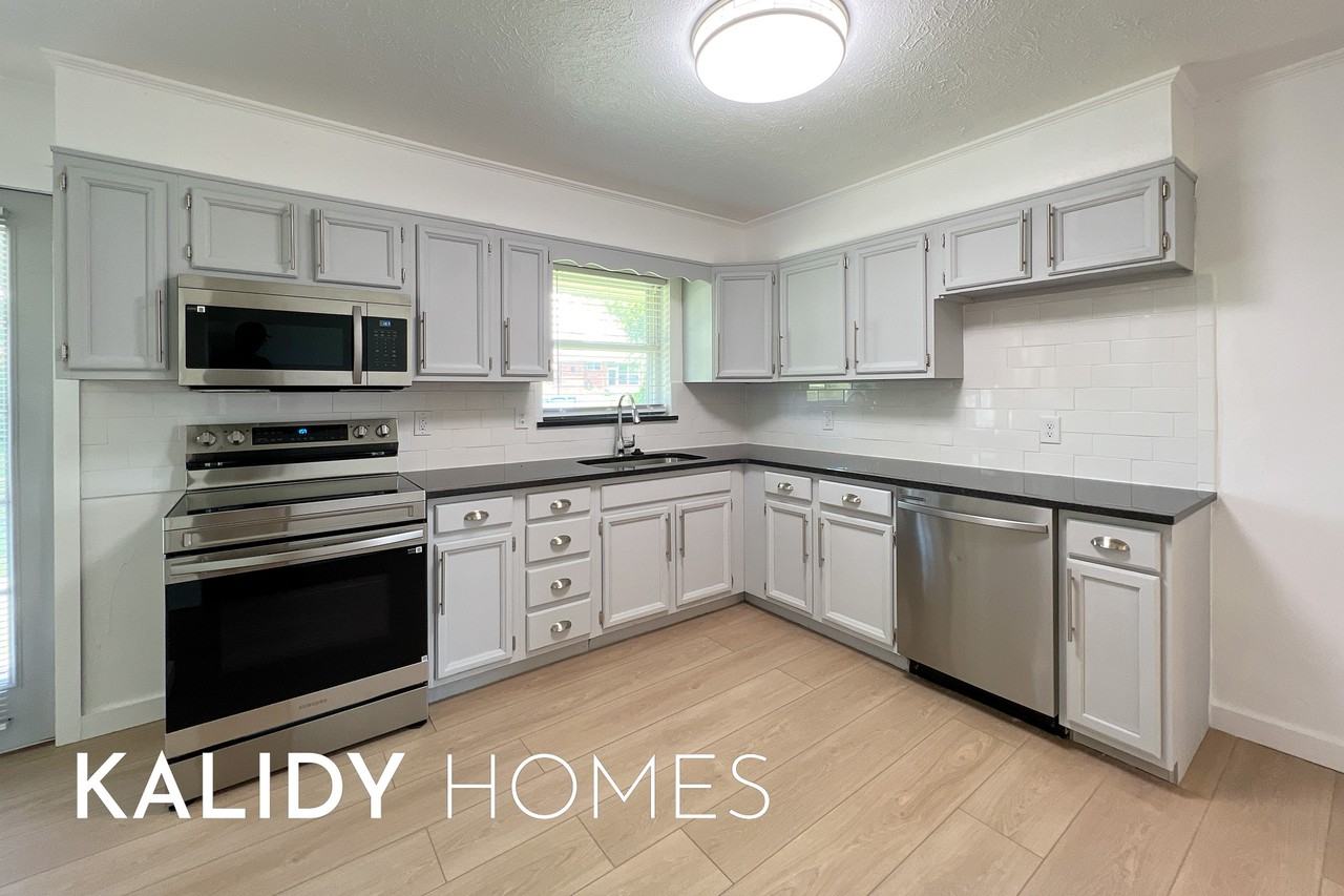 305 W Coe Dr #1 - Photo 5 of 21