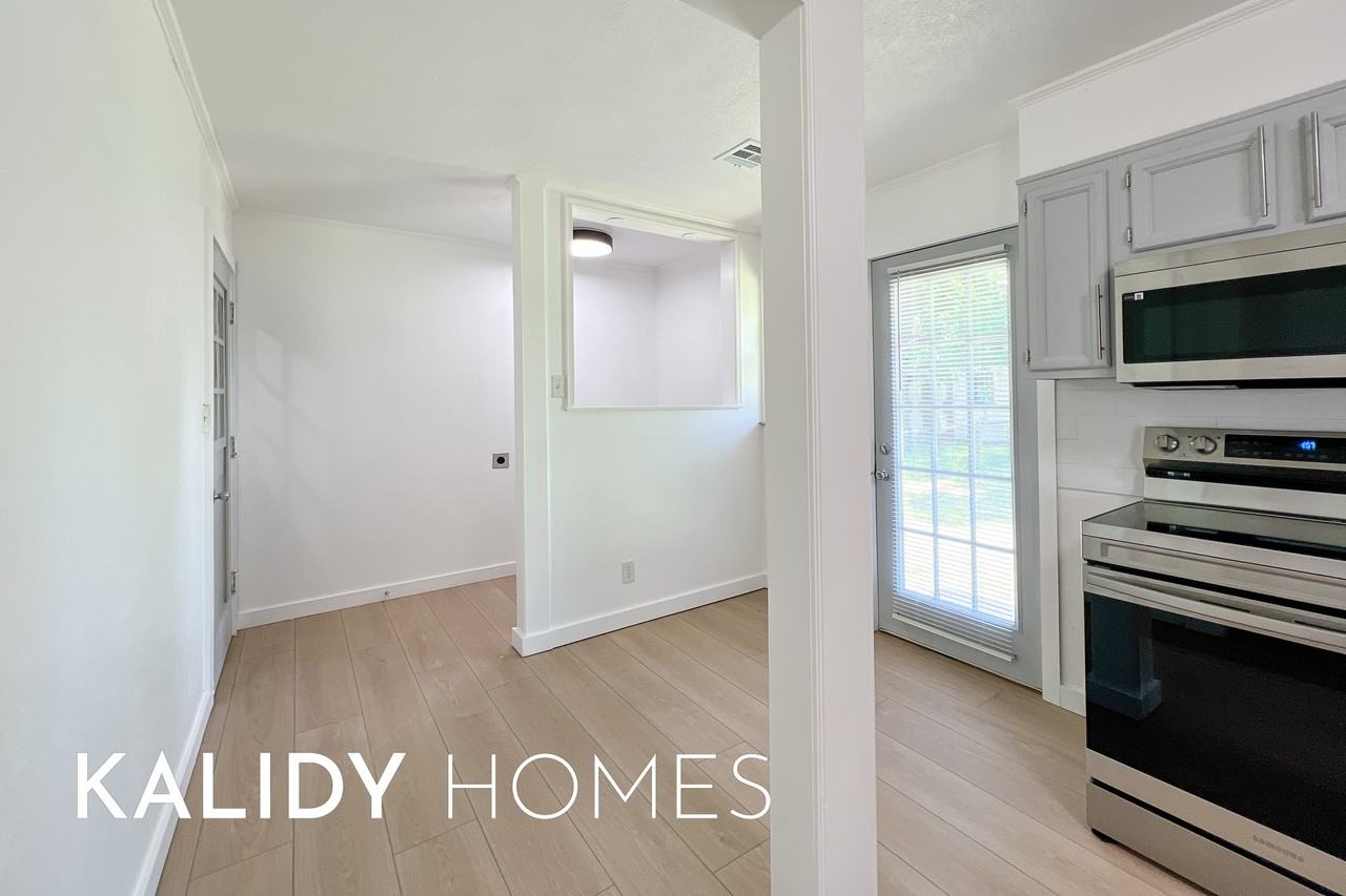 305 W Coe Dr #1 - Photo 6 of 21