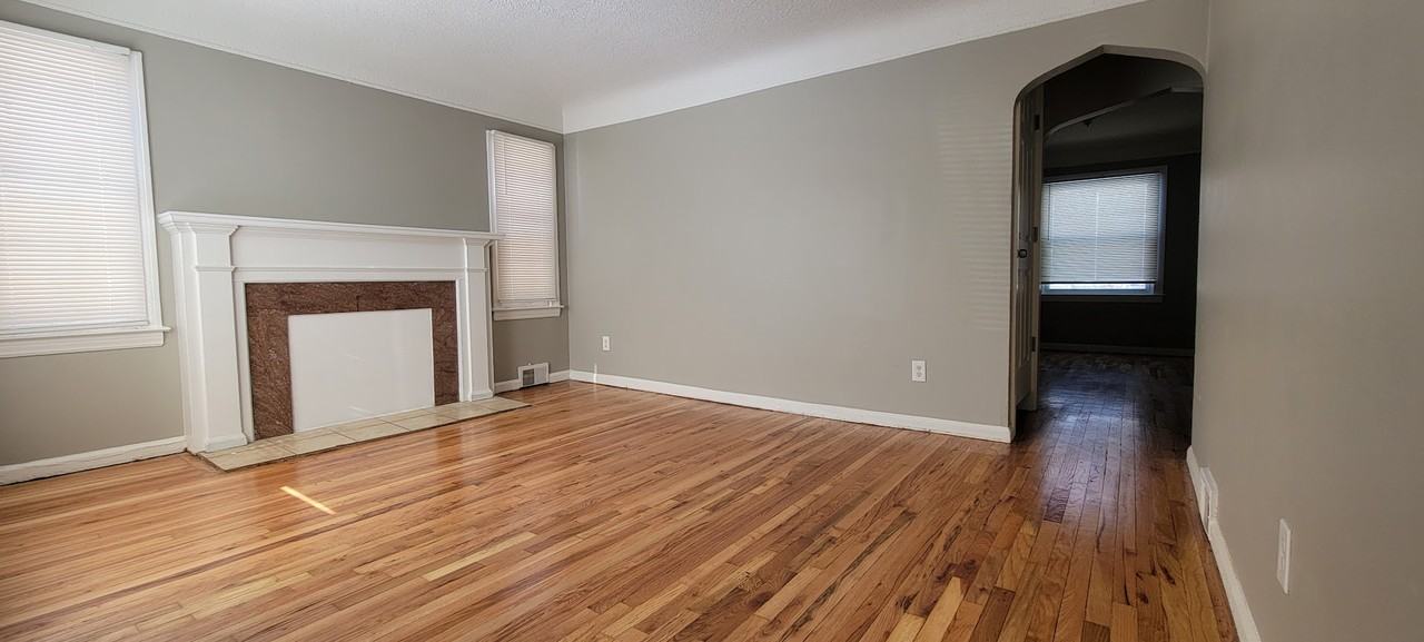 10428 Curtis Avenue - Photo 3 of 22