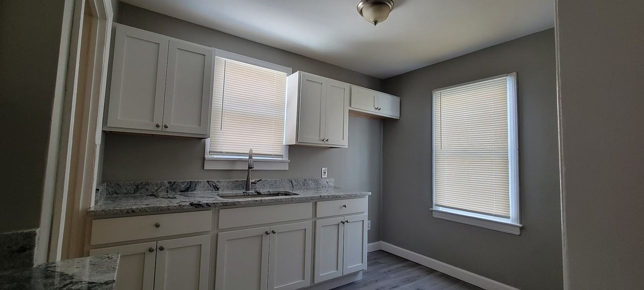 10428 Curtis Avenue - Photo 7 of 22