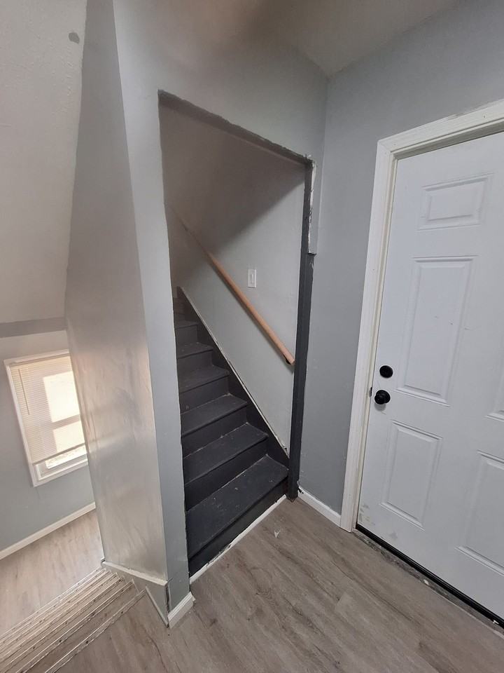 12613 Parkhill Ave #UP - Photo 7 of 13