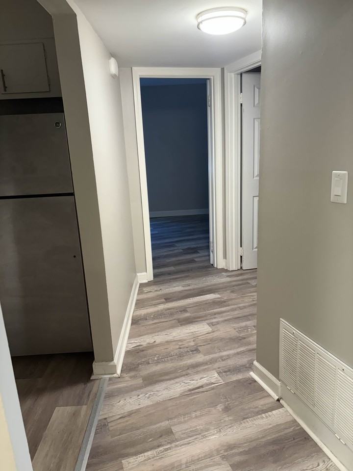 665 N Spring St #A5 - Photo 3 of 6