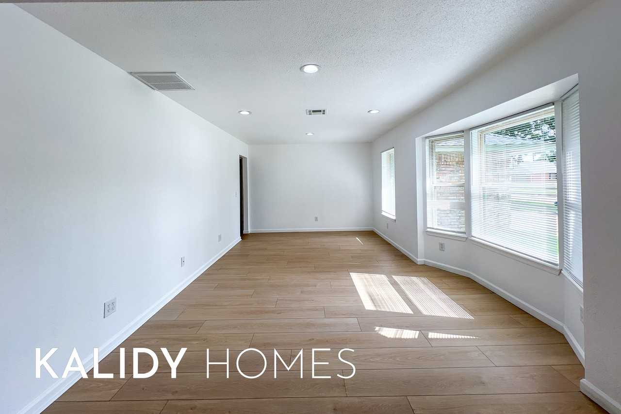 3501 Baird Dr #1 - Photo 4 of 34