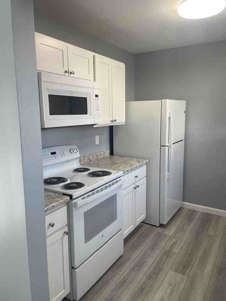 53 Oak St #3 - Photo 5 of 8