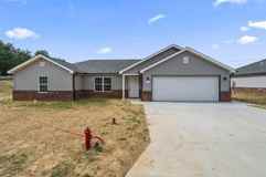 311 Oak Grove Cir - Photo 1 of 1