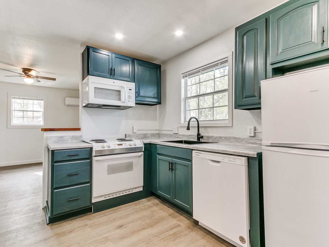 1812 W Noble Ave #A - Photo 4 of 19