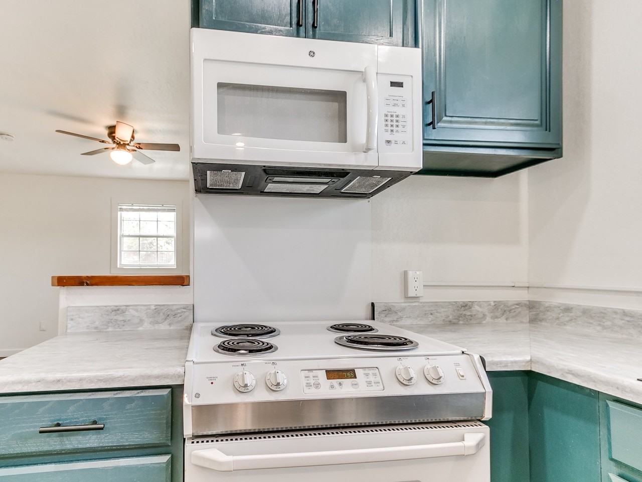 1812 W Noble Ave #A - Photo 5 of 19