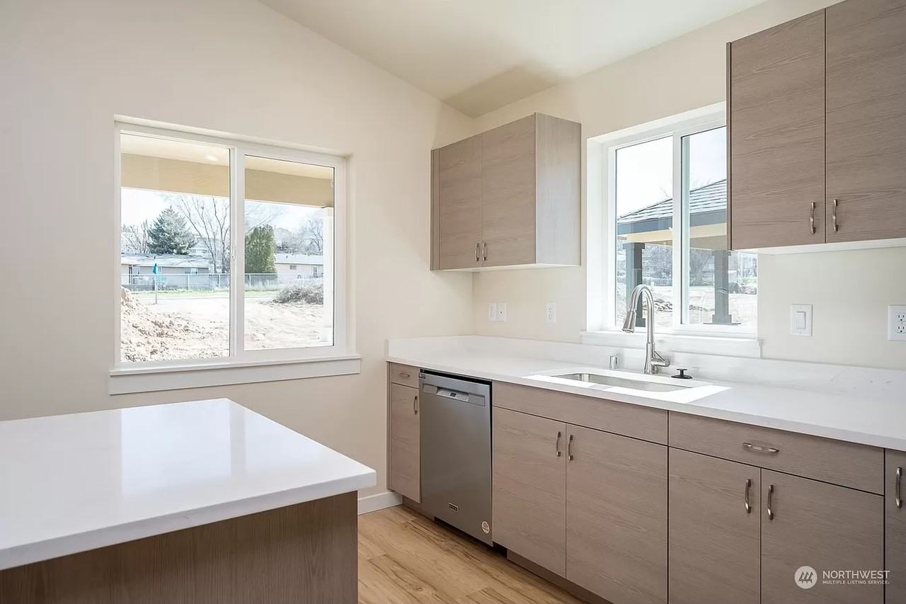 123 East 9th Avenue #1 - Photo 6 of 10